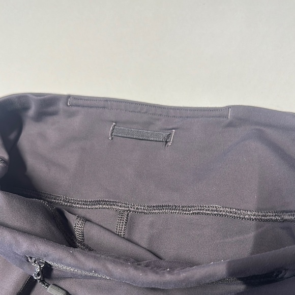 Stylish Black Leggings with Logo Accent - Picture 6 of 8